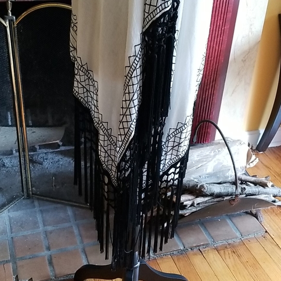 Chicos Aztec design poncho - Picture 5 of 10